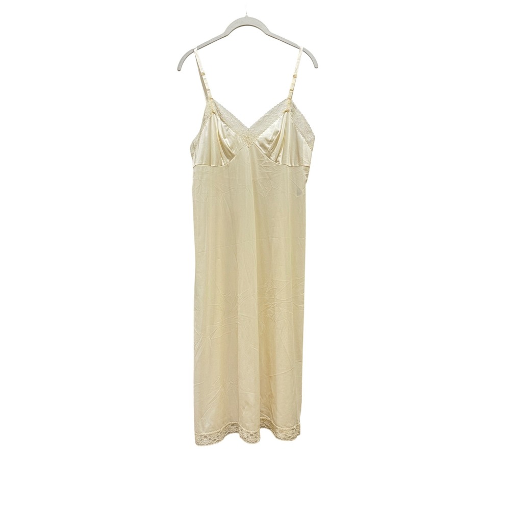 Vintage Vanity Fair Full Slip Size 36 / Med Ivory Lace Trim Adjustable Sleepwear